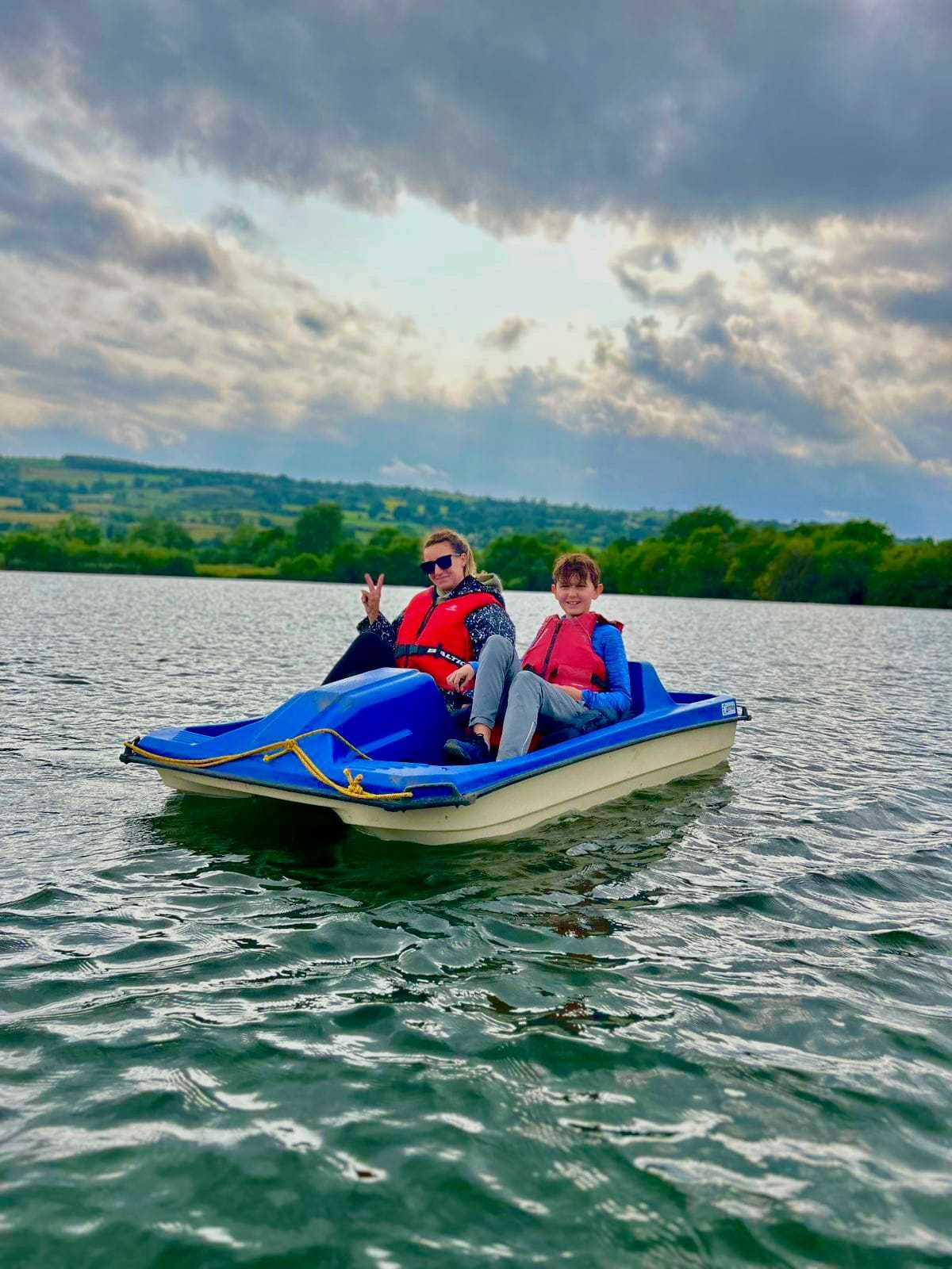 pedalo_hire_on_hope_lake_in_flintshire